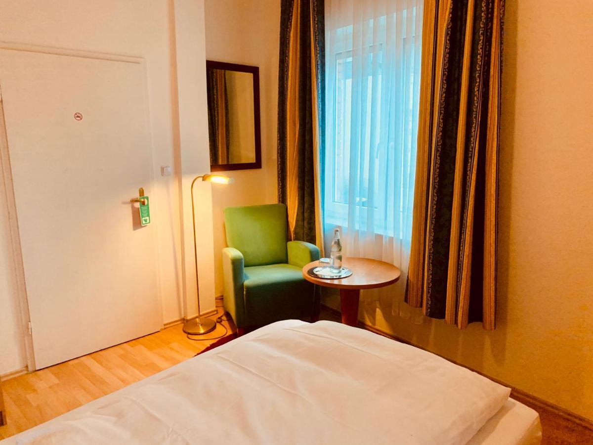 Hotel Gasthaus Zur Eule Köln Ngoại thất bức ảnh